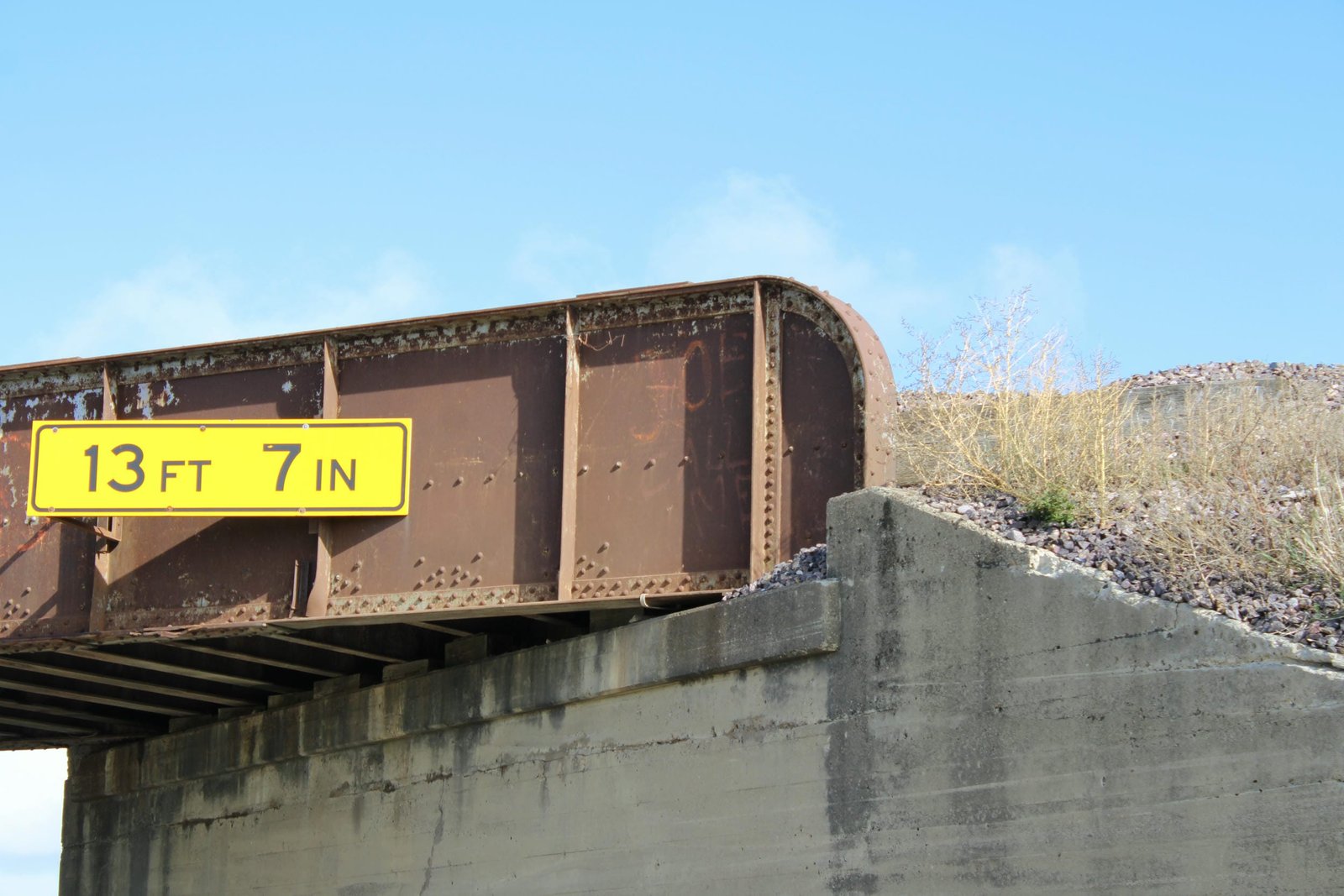 Girder end